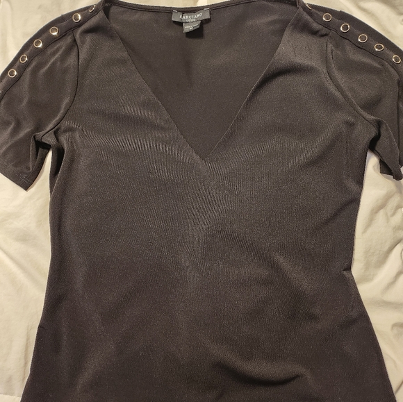 Worn once,2 Black Marciano tops with 3/4 sleeve size medium - Picture 3 of 4